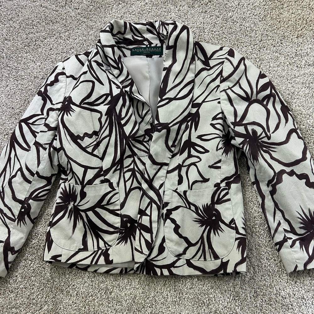 Petite brown flower blazer!